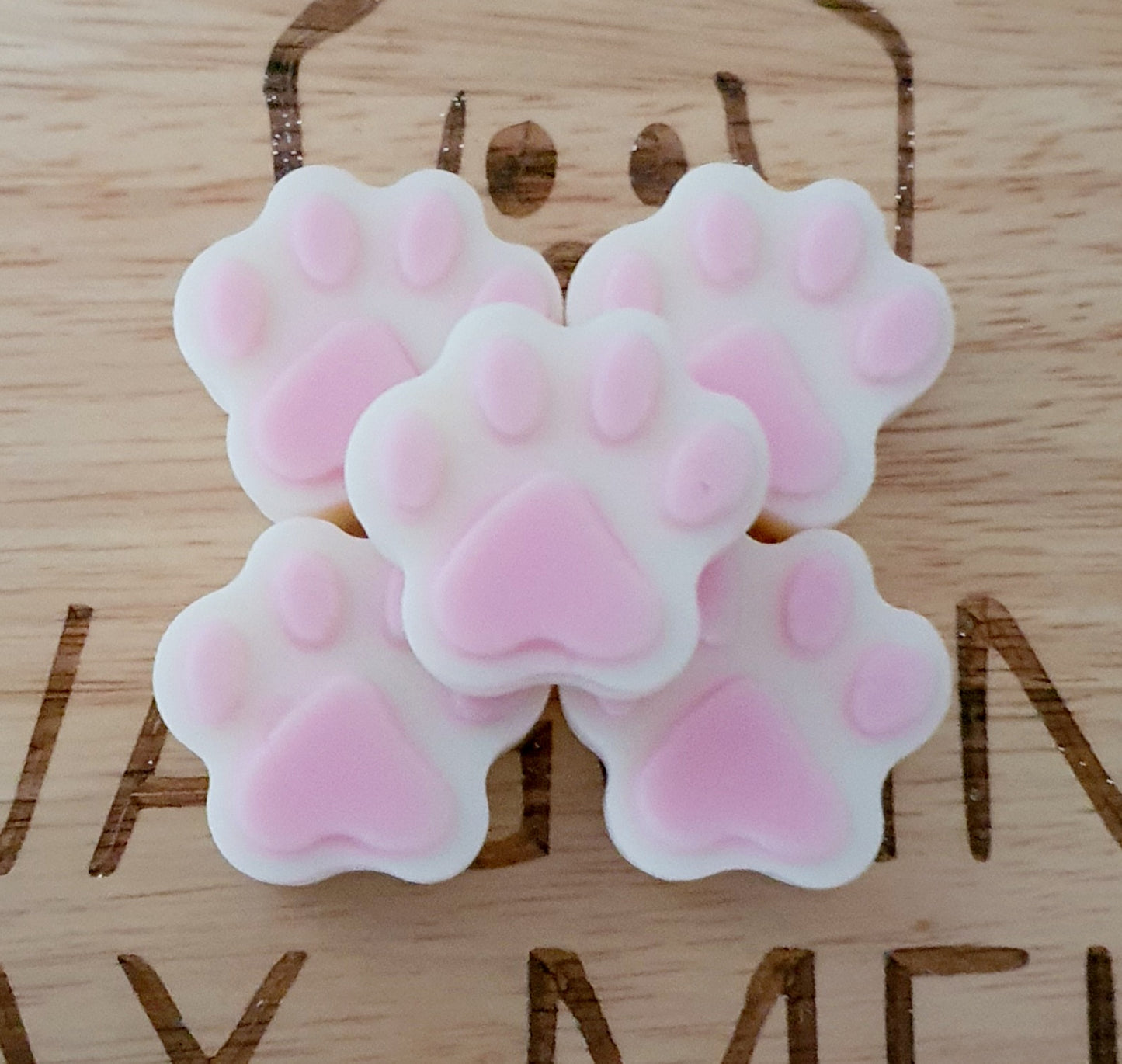 Paws wagging.wax.melts  pet friwax melts dog 