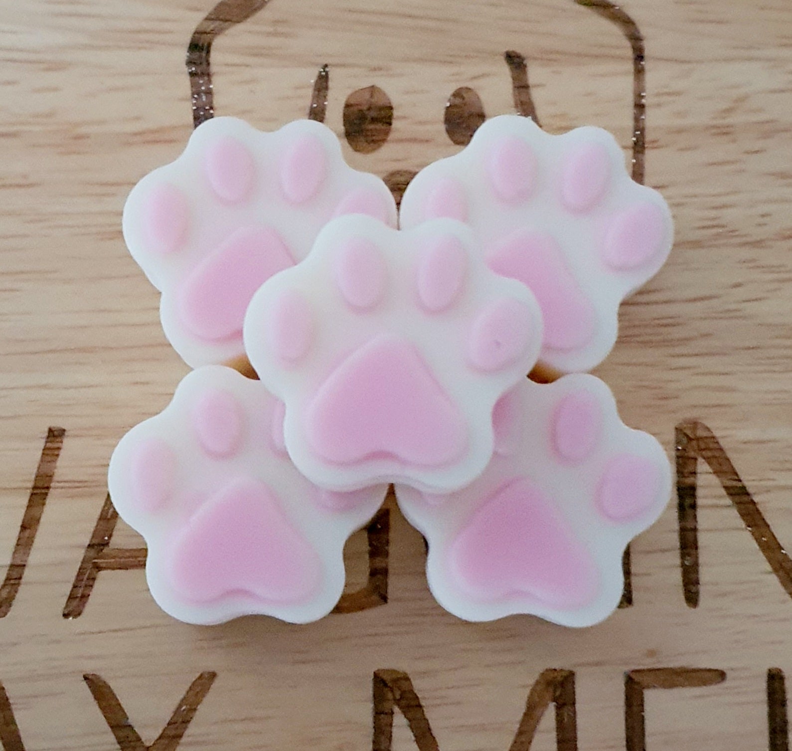 Paws wagging.wax.melts  pet friwax melts dog 