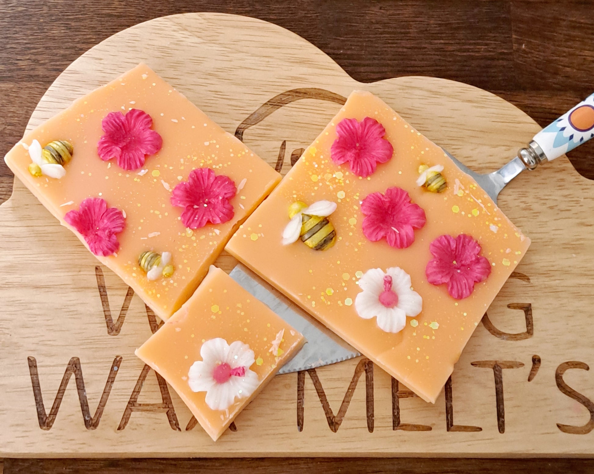 Heavenly Nectar bee florals waxmelts soy wax wagging wax melts bespoke handmade 